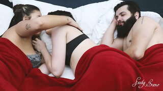 Menage com anal e gozada na cara das duas amiguinhas. (veja completo aon DEARG)