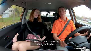 Bigtit ဗိ redhead နို့စို့လမ္းဆရာကြက်မီလိင်