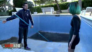 Tin-edyer nga Emo uban sa lunhaw nga buhok sa lawom nga giiyot ug cum sa ibabaw sa nawong